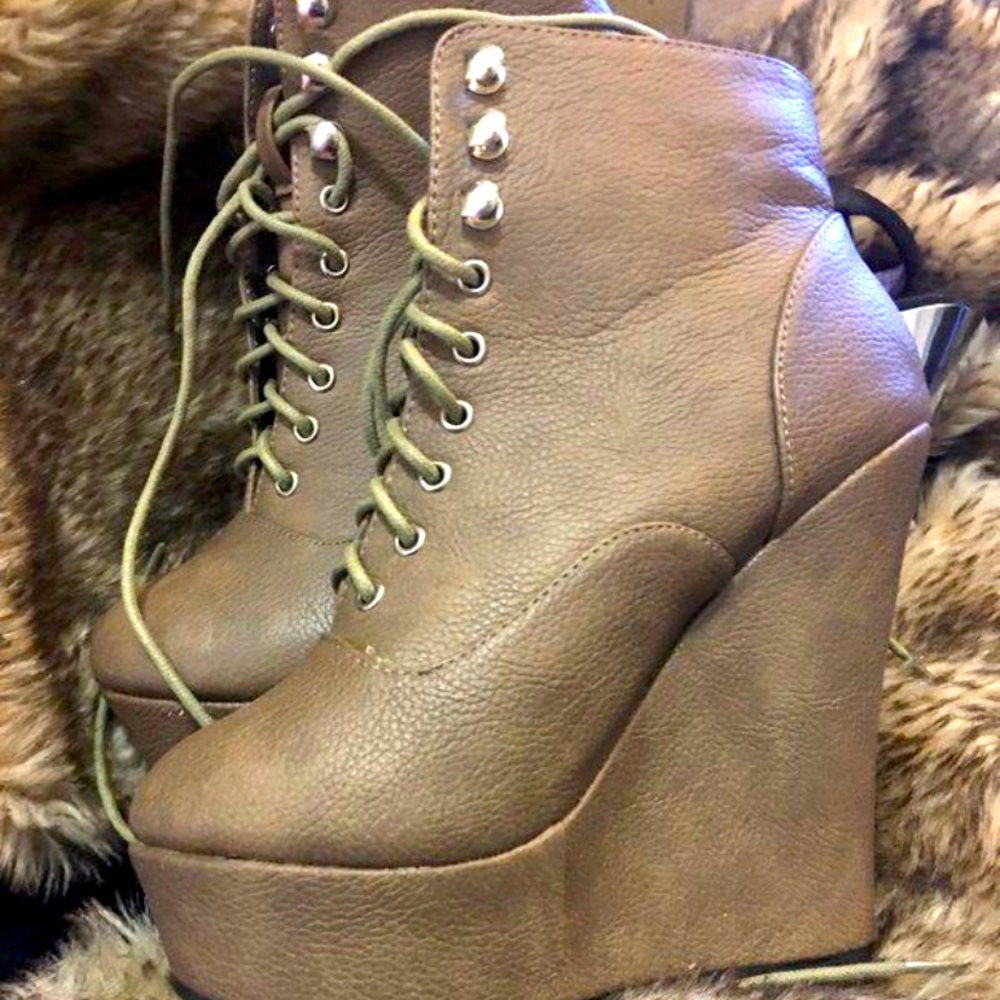 Never worn